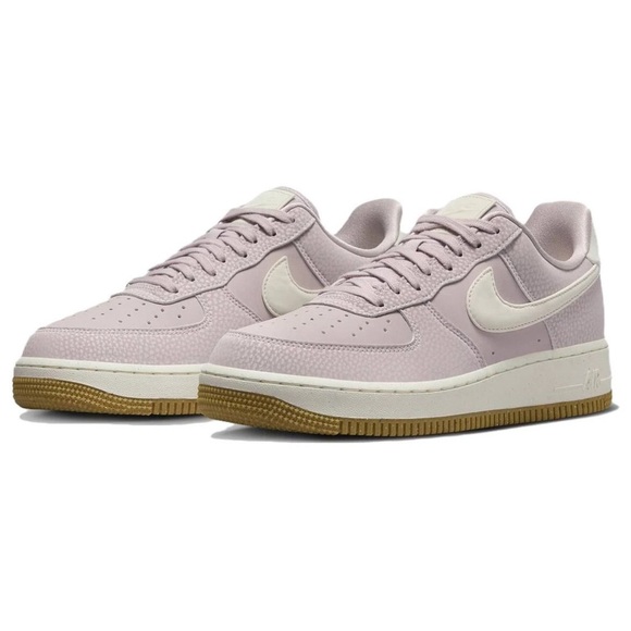 Nike Women’s -Sz. 9-Air Force 1 Platinum Violet 07 Next Nature W FN6326-001 NWT - Picture 1 of 10